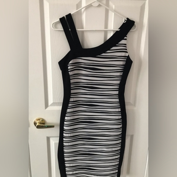 Frank Lyman size 2 bodycon dress - Picture 1 of 4